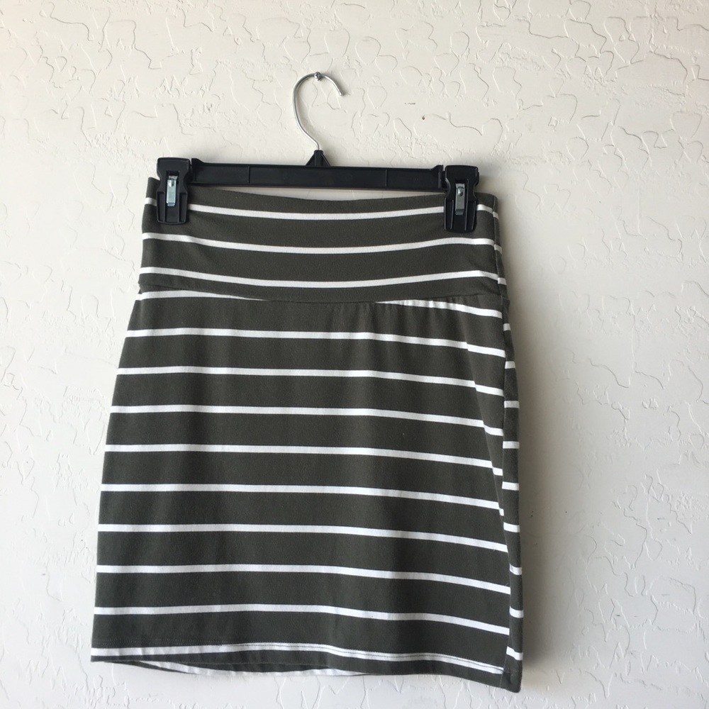 Green and White Stripped Pencil Skirt